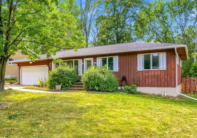 Photo 2 of Single family home for sale at 1339 Oak St, River Falls, WI 54022 | MLS# 7135016 | Listing updated on 2026-09-08
