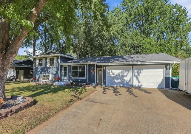 Photo 3 of Single family home for sale at 11757 Jefferson St Ne, Minneapolis, MN 55434 | MLS# 7135067 | Listing updated on 2026-09-13