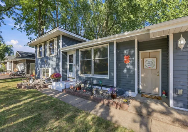 Photo 3 of Single family home for sale at 11757 Jefferson St NE, Minneapolis, MN 55434 | MLS# 7135067 | Listing updated on 2026-09-13