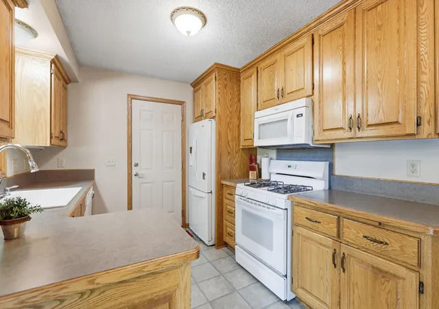 Photo 4 of Single family home for sale at 11757 Jefferson St NE, Minneapolis, MN 55434 | MLS# 7135067 | Listing updated on 2026-09-13