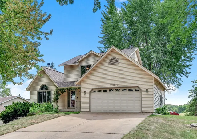 Photo 2 of Single family home for sale at 17330 Ipswich Wy, Lakeville, MN 55044 | MLS# 7135121 | Listing updated on 2026-09-11