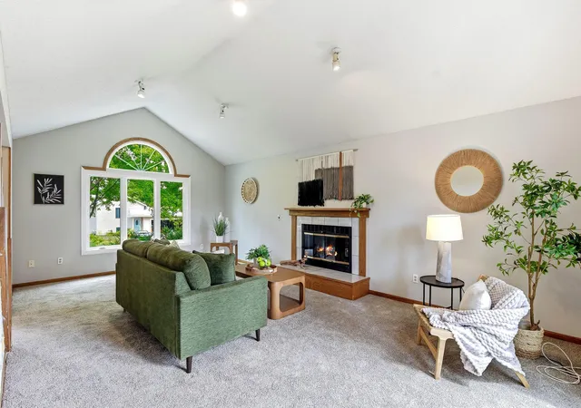 Photo 3 of Single family home for sale at 17330 Ipswich Wy, Lakeville, MN 55044 | MLS# 7135121 | Listing updated on 2026-09-11