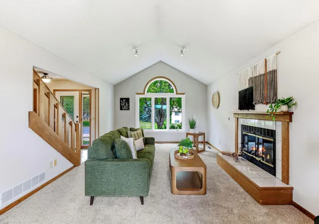 Photo 4 of Single family home for sale at 17330 Ipswich Wy, Lakeville, MN 55044 | MLS# 7135121 | Listing updated on 2026-09-11