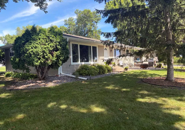 Photo 3 of Single family home for sale at 202 4th Street, De Graff, MN 56271 | MLS# 7135180 | Listing updated on 2026-09-11