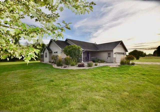 Photo 2 of Sale Pending at 8809 Green Meadow Rd, Milaca, MN 56353 | MLS# 7135272 | Listing updated on 2026-09-23