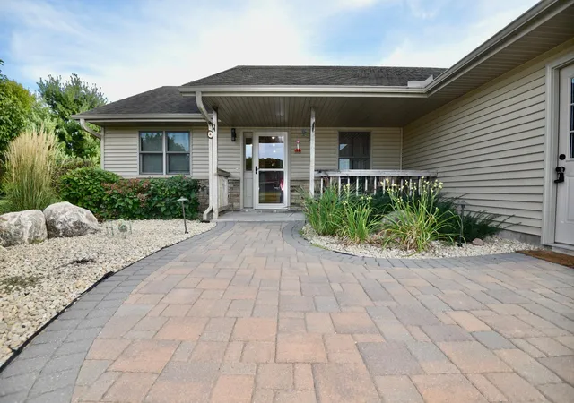 Photo 3 of Sale Pending at 8809 Green Meadow Rd, Milaca, MN 56353 | MLS# 7135272 | Listing updated on 2026-09-23