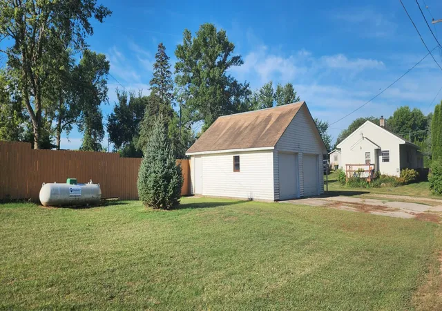 Photo 2 of Sale Pending at 400 Short Line Ave, Sunburg, MN 56289 | MLS# 7135299 | Listing updated on 2026-09-14
