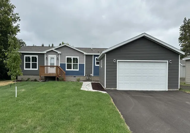 Photo 1 of Single family home for sale at 404 Ne 1st St, Staples, MN 56479 | MLS# 7135445 | Listing updated on 2026-09-11