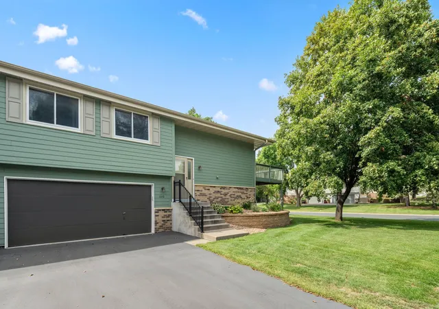 Photo 2 of Single family home for sale at 11143 Vessey Cir, Minneapolis, MN 55437 | MLS# 7135446 | Listing updated on 2026-09-28
