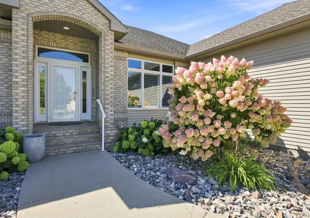 Photo 3 of Sale Pending at 2108 Rose Creek Blvd S, Fargo, ND 58104 | MLS# 7135517 | Listing updated on 2026-09-09