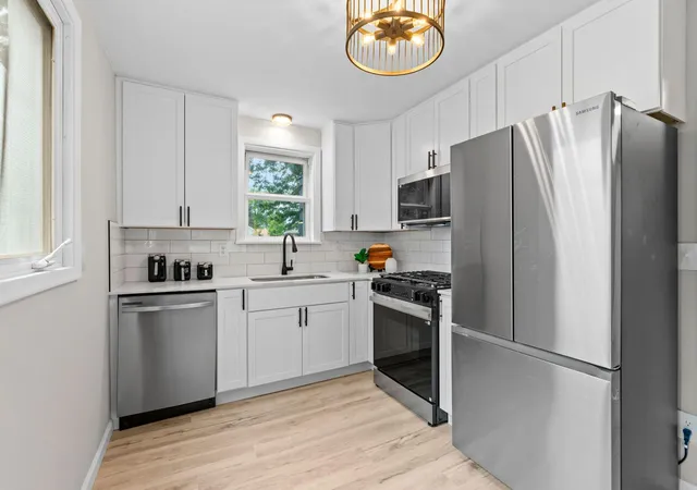 Photo 3 of Sale Pending at 2904 Oregon Ave S, Saint Louis Park, MN 55426 | MLS# 7135580 | Listing updated on 2026-09-14