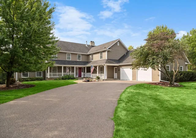 Photo 3 of Single family home for sale at 2350 Longview Cir, Long Lake, MN 55356 | MLS# 7135744 | Listing updated on 2026-09-15