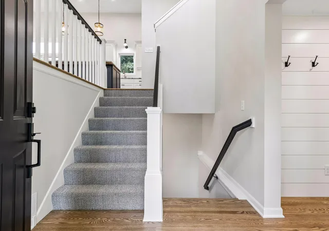 Photo 4 of Single family home for sale at 2300 Olive Ave, Wayzata, MN 55391 | MLS# 7135852 | Listing updated on 2026-10-28