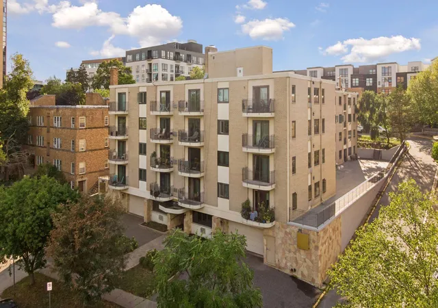 Listing Photo 1 - Condo for sale in building located at 2928 Dean Pkwy, Minneapolis, MN 55416 - Unit #5L
