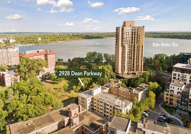 Listing Photo 3 - Condo for sale in building located at 2928 Dean Pkwy, Minneapolis, MN 55416 - Unit #5L