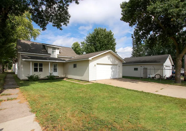 Photo 1 of Sale Pending at 240 Merrian St, Glencoe, MN 55336 | MLS# 7136097 | Listing updated on 2026-09-23