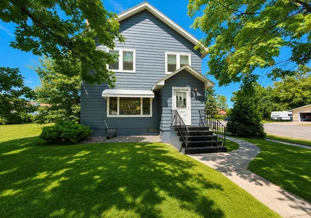 Photo 1 of Single family home for sale at 502 W 3rd Avenue, Keewatin, MN 55753 | MLS# 7136188 | Listing updated on 2026-09-11