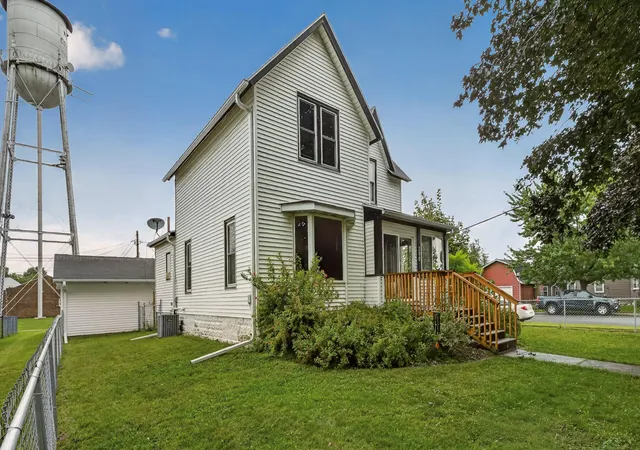 Photo 1 of Single family home for sale at 300 Irvin St, West Concord, MN 55985 | MLS# 7136208 | Listing updated on 2026-09-11