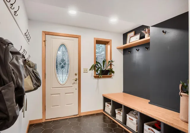 Photo 3 of Sale Pending at 334 Edith Dr, Saint Paul, MN 55118 | MLS# 7136209 | Listing updated on 2026-09-15
