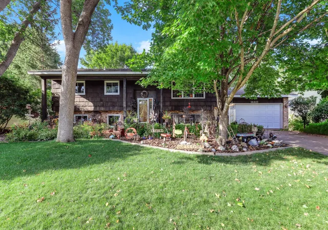 Photo 2 of Sale Pending at 1440 17th Street W, Hastings, MN 55033 | MLS# 7136257 | Listing updated on 2026-09-15