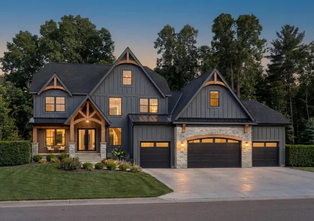 Photo 2 of Mansion for sale at 4933 149th Avenue Ne, Andover, MN 55304 | MLS# 7136351 | Listing updated on 2026-10-02