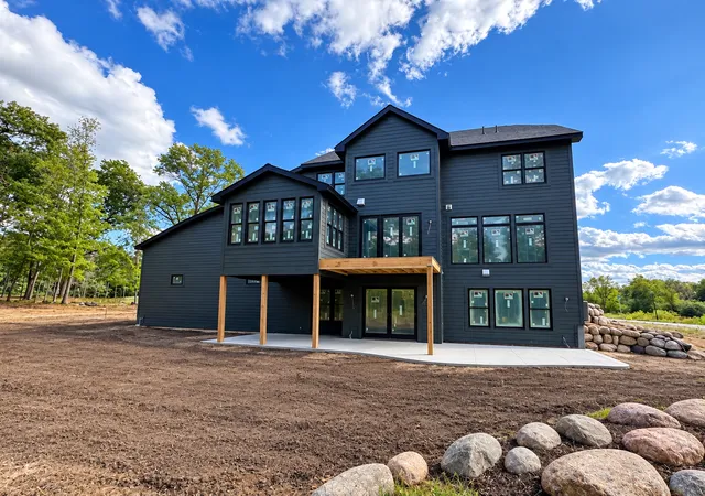 Photo 3 of Mansion for sale at 4933 149th Avenue Ne, Andover, MN 55304 | MLS# 7136351 | Listing updated on 2026-10-02