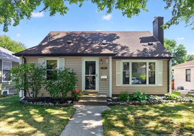 Photo 1 of Sale Pending at 6009 13th Avenue S, Minneapolis, MN 55417 | MLS# 7136358 | Listing updated on 2026-09-14