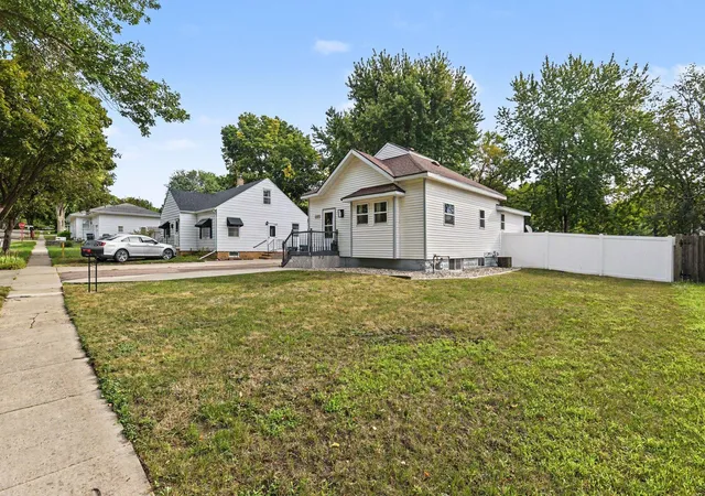 Photo 3 of Sale Pending at 117 S Donaldson St, Luverne, MN 56156 | MLS# 7136443 | Listing updated on 2026-09-11