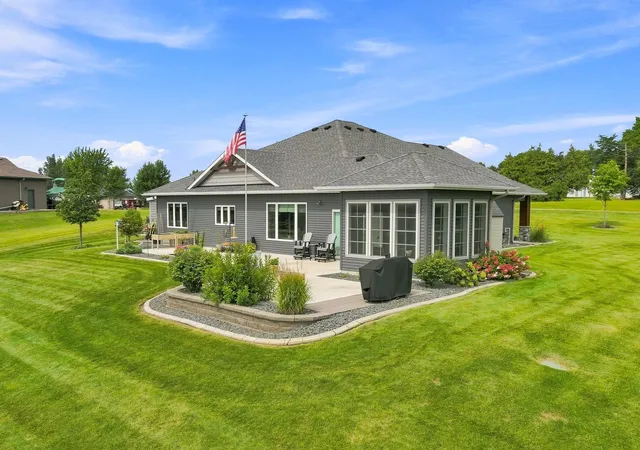 Photo 4 of Single family home for sale at 19135 Lake Volney Cir, Le Center, MN 56057 | MLS# 7136519 | Listing updated on 2026-09-14