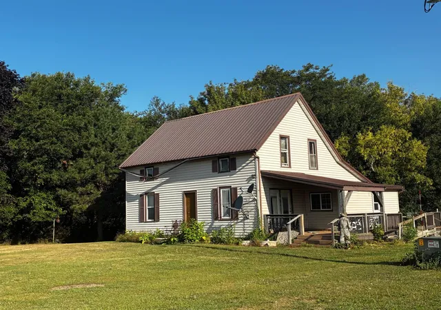 Photo 2 of Sale Pending at 276 270th Avenue, Fulda, MN 56131 | MLS# 7136577 | Listing updated on 2026-09-11