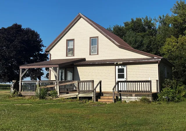 Photo 3 of Sale Pending at 276 270th Avenue, Fulda, MN 56131 | MLS# 7136577 | Listing updated on 2026-09-11