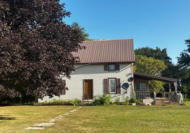 Photo 3 of Sale Pending at 276 270th Avenue, Fulda, MN 56131 | MLS# 7136577 | Listing updated on 2026-09-11