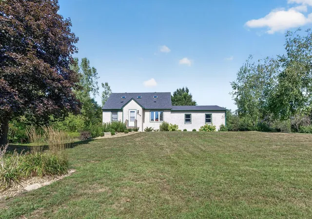 Photo 2 of Single family home for sale at 7146 Military Rd, Saint Paul, MN 55129 | MLS# 7136579 | Listing updated on 2026-10-01