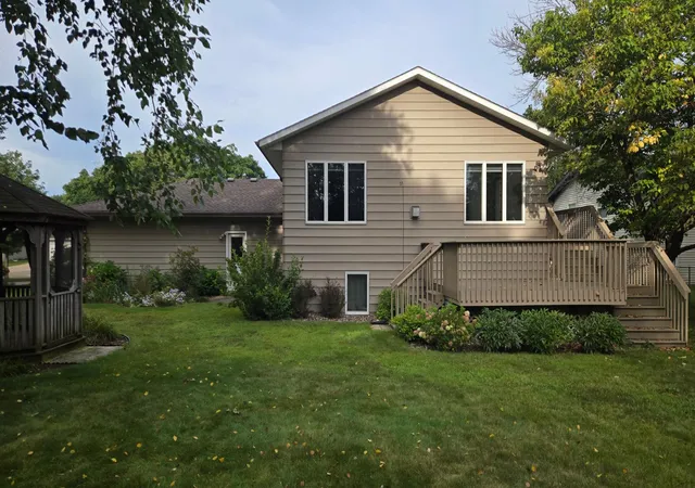 Photo 3 of Single family home for sale at 1909 9th Street Sw, Austin, MN 55912 | MLS# 7136622 | Listing updated on 2026-09-14