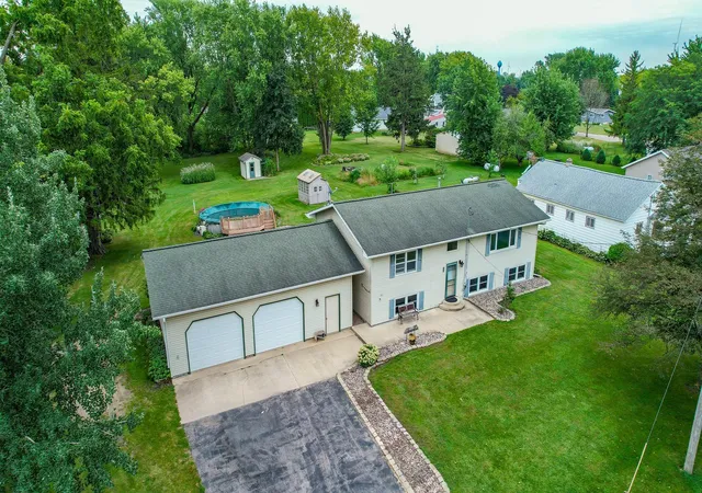 Photo 1 of Single family home for sale at 263 S Pine St, Dexter, MN 55926 | MLS# 7136634 | Listing updated on 2026-09-15