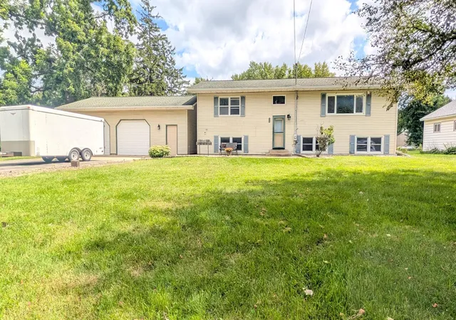 Photo 2 of Single family home for sale at 263 S Pine St, Dexter, MN 55926 | MLS# 7136634 | Listing updated on 2026-09-15