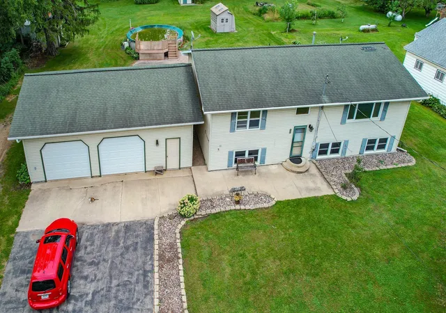 Photo 3 of Single family home for sale at 263 S Pine St, Dexter, MN 55926 | MLS# 7136634 | Listing updated on 2026-09-15