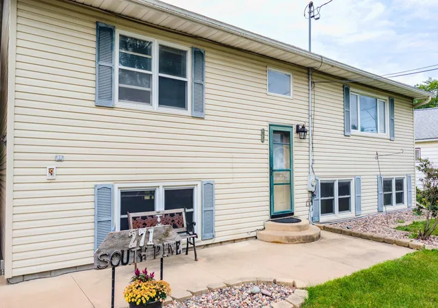 Photo 3 of Single family home for sale at 263 S Pine St, Dexter, MN 55926 | MLS# 7136634 | Listing updated on 2026-09-15