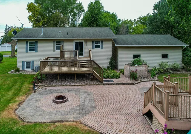 Photo 4 of Single family home for sale at 263 S Pine St, Dexter, MN 55926 | MLS# 7136634 | Listing updated on 2026-09-15