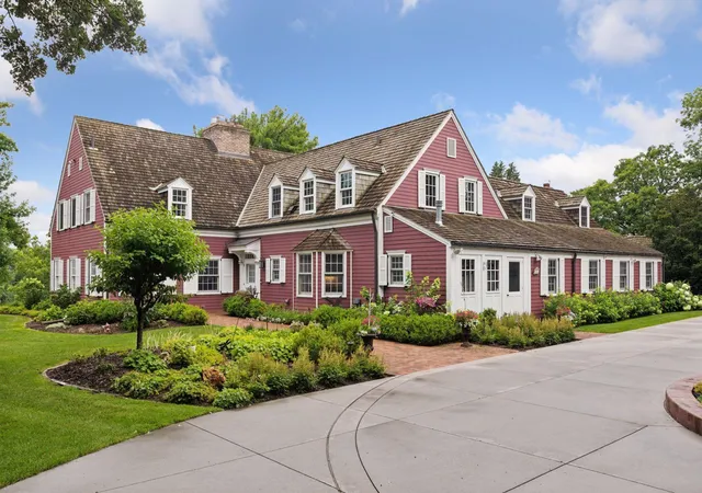 Photo 1 of Sale Pending at 260 Salem Church Rd, Saint Paul, MN 55118 | MLS# 7136793 | Listing updated on 2026-10-06