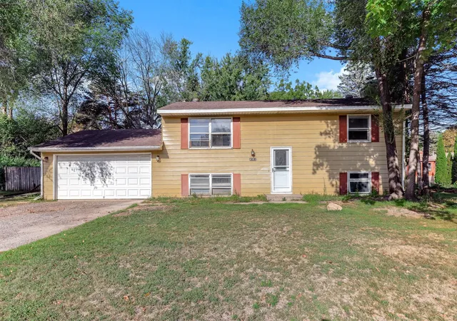 Photo 1 of Single family home for sale at 4383 Garden Trl, Saint Paul, MN 55123 | MLS# 7137067 | Listing updated on 2026-09-18