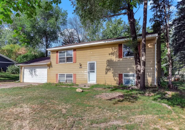 Photo 2 of Single family home for sale at 4383 Garden Trl, Saint Paul, MN 55123 | MLS# 7137067 | Listing updated on 2026-09-18