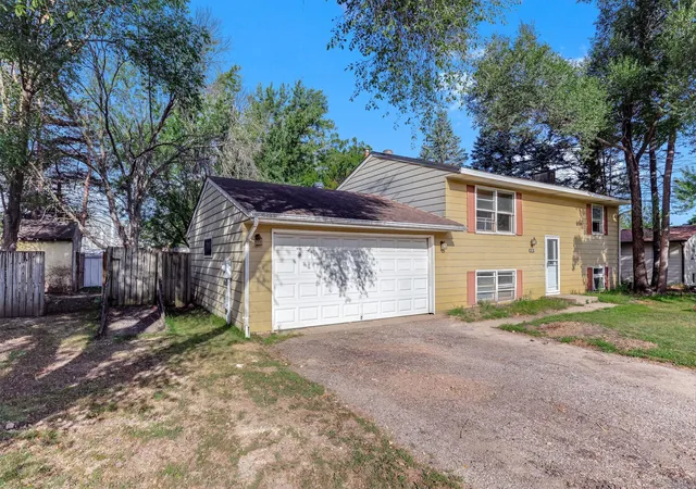 Photo 3 of Single family home for sale at 4383 Garden Trl, Saint Paul, MN 55123 | MLS# 7137067 | Listing updated on 2026-09-18