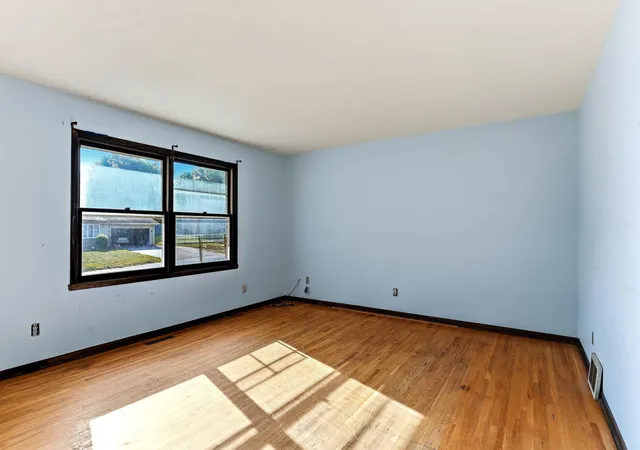 Photo 3 of Single family home for sale at 4383 Garden Trl, Saint Paul, MN 55123 | MLS# 7137067 | Listing updated on 2026-09-18