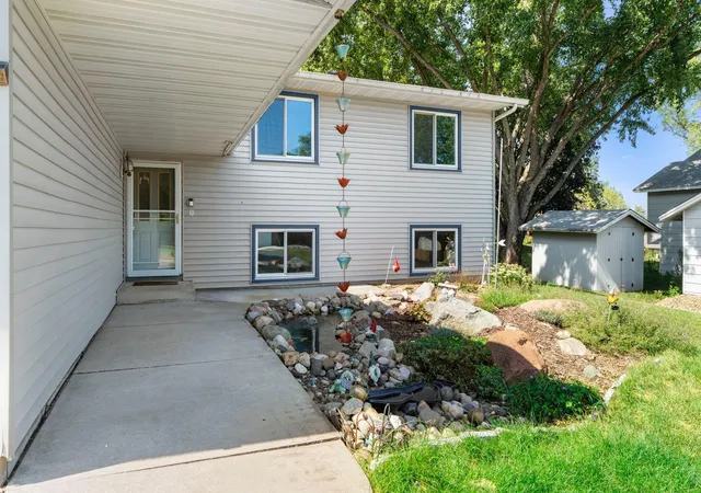 Photo 3 of Single family home for sale at 16995 Gannon Way W, Rosemount, MN 55068 | MLS# 7137108 | Listing updated on 2026-09-13