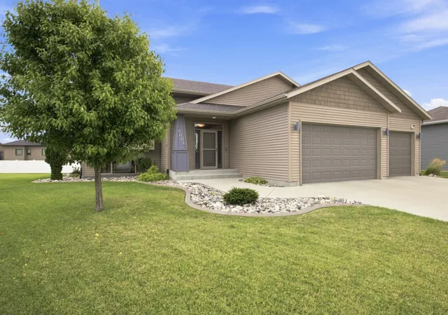 Photo 1 of Single family home for sale at 5004 Loden Ct S, Fargo, ND 58104 | MLS# 7137112 | Listing updated on 2026-09-14