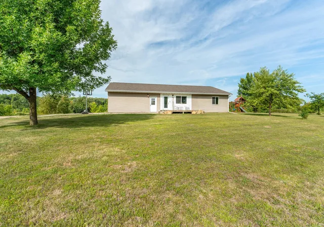 Photo 3 of Single family home for sale at 18613 Peninsula Trl, Battle Lake, MN 56515 | MLS# 7137160 | Listing updated on 2026-09-15