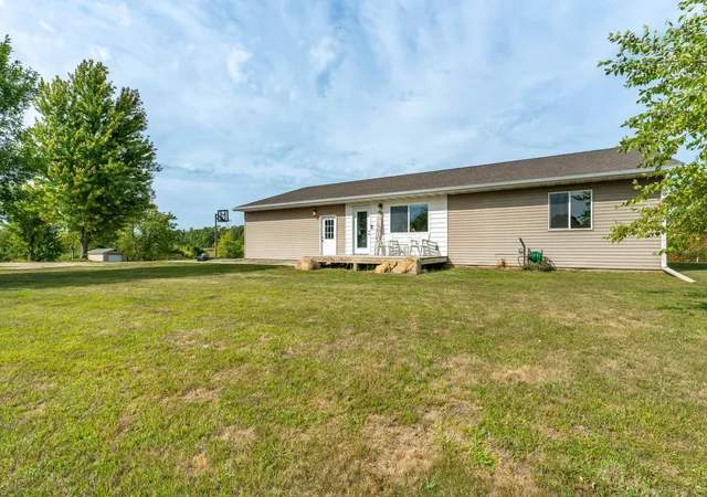 Photo 4 of Single family home for sale at 18613 Peninsula Trl, Battle Lake, MN 56515 | MLS# 7137160 | Listing updated on 2026-09-15