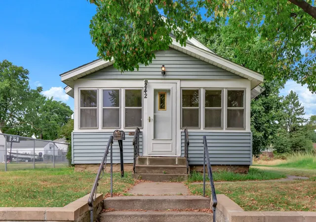 Photo 3 of Sale Pending at 242 Park St W, South Saint Paul, MN 55075 | MLS# 7137172 | Listing updated on 2026-09-11