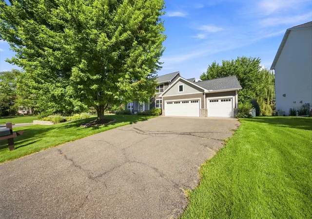 Photo 3 of Single family home for sale at 5294 Marquess Trl N, Lake Elmo, MN 55042 | MLS# 7137280 | Listing updated on 2026-09-28